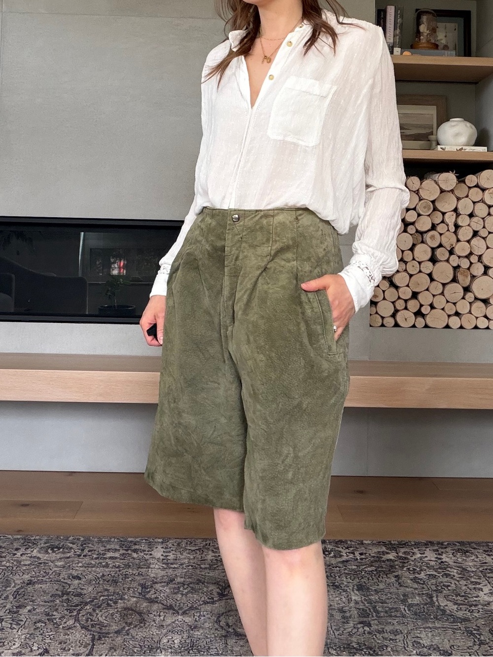 Vintage 100% suede High-Waist Olive Green Bermuda Shorts